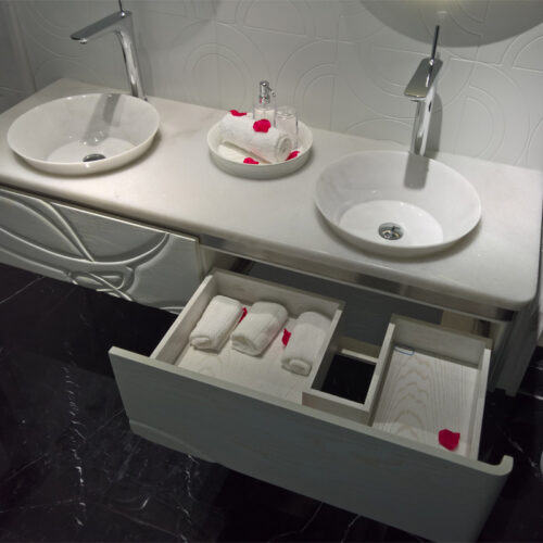 Teakland Lux Duo I Blum siinidel sahtliboks | Santeco Kotikylpylä